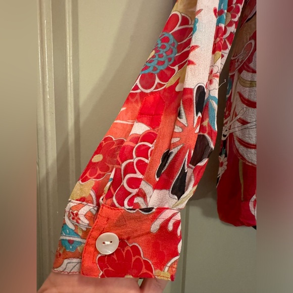 CHICO’S Silk Red Floral Blouse size M - Picture 6 of 12